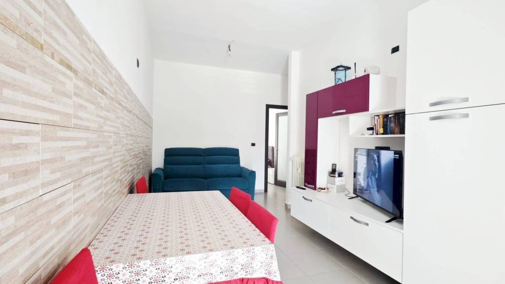 Salone - Appartamento via Barletta, 83, Torino (zona Santa Rita) - foto 3