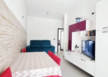 Salone - Appartamento via Barletta, 83, Torino (zona Santa Rita) - foto 3