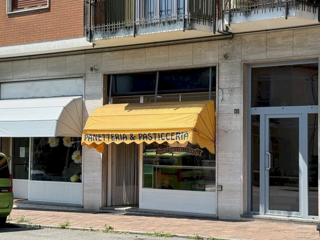 Facciata - Alimentari - Gastronomia via Fratelli Rosselli, 130, Biella - foto 3