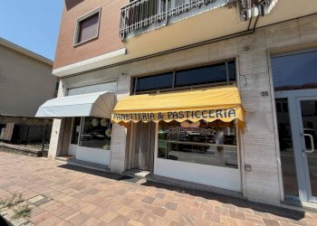 Facciata - Food - Gastronomy via Fratelli Rosselli, 130, Biella - photo 4