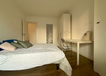 Camera da letto 12. - Trilocale via Pagoda Bianca, Roma (zona Torrino) - foto 26