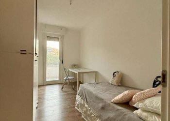 Camera da letto 13. - Trilocale via Pagoda Bianca, Roma (zona Torrino) - foto 27