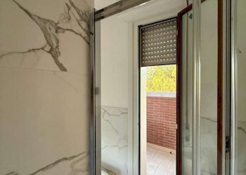 Bagno 1. - Trilocale via Pagoda Bianca, Roma (zona Torrino) - foto 36