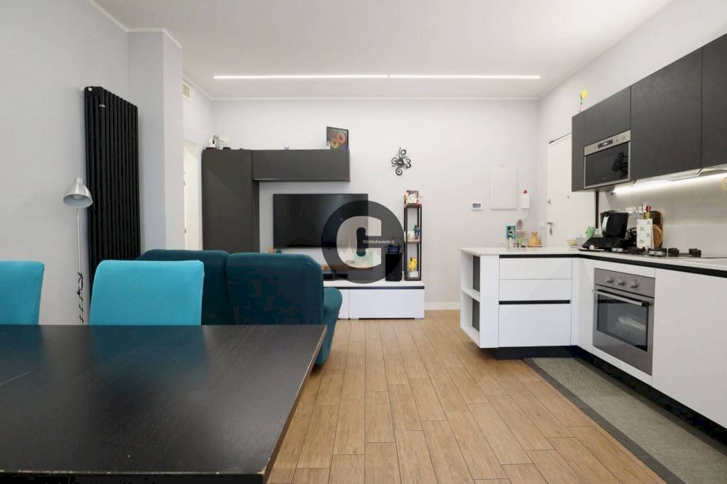 Soggiorno - Trilocale via Beato Giuseppe Cafasso, 22, Torino (zona Madonna del Pilone) - foto 1
