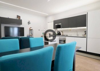 Soggiorno - Trilocale via Beato Giuseppe Cafasso, 22, Torino (zona Madonna del Pilone) - foto 2