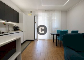 Soggiorno - Trilocale via Beato Giuseppe Cafasso, 22, Torino (zona Madonna del Pilone) - foto 5