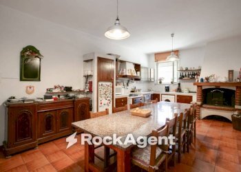 Cucina - Bilocale via Arizzano, 23, Roma - foto 11