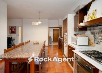 Cucina - Bilocale via Arizzano, 23, Roma - foto 12