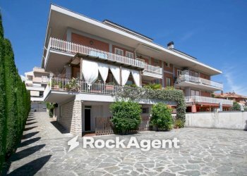 Facciata - Bilocale via Arizzano, 23, Roma - foto 25