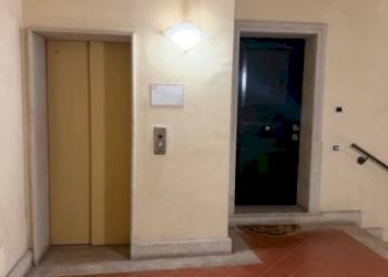 Interno palazzo - Three-room apartment via di San Nicola da Tolentino, 44, Roma (neighborhood Centro Storico) - photo 2