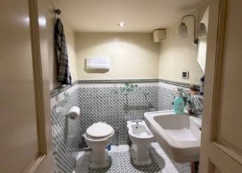 Bagno - Three-room apartment via di San Nicola da Tolentino, 44, Roma (neighborhood Centro Storico) - photo 11