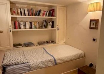 Camera da letto - Three-room apartment via di San Nicola da Tolentino, 44, Roma (neighborhood Centro Storico) - photo 13