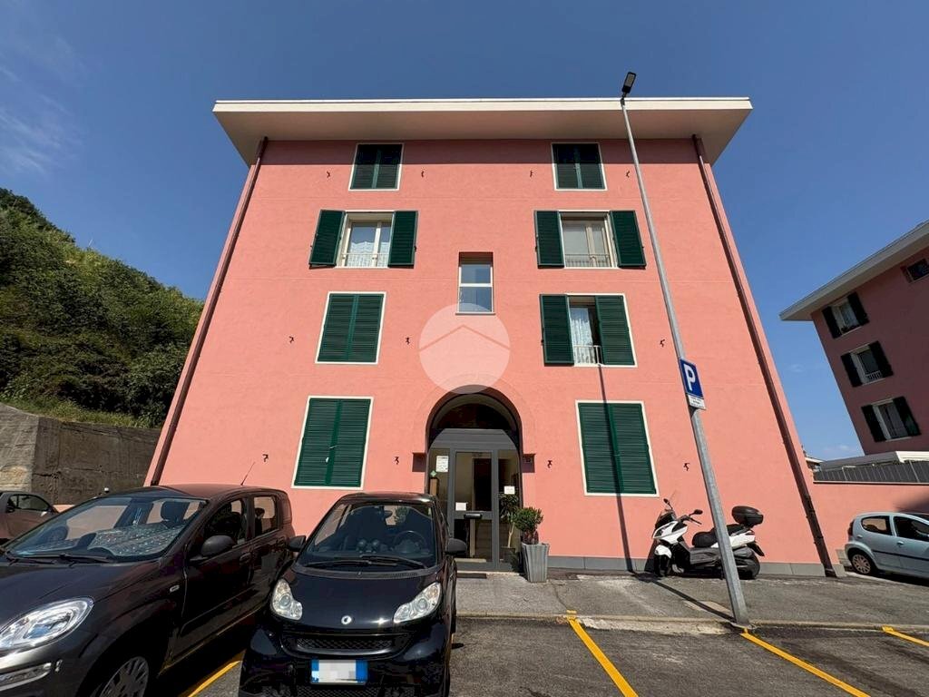Quadrilocale Via evasio montanella, Genova (zona Prà) - foto 3