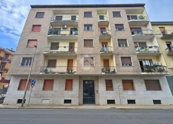 Three-room apartment Via Pastrengo, Vercelli - photo 1