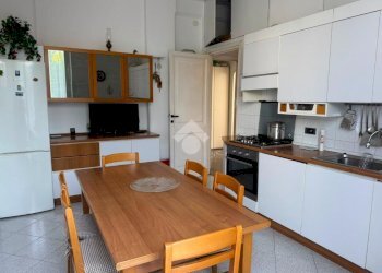 Quadrilocale Via merano, Genova (zona Sestri Ponente) - foto 1