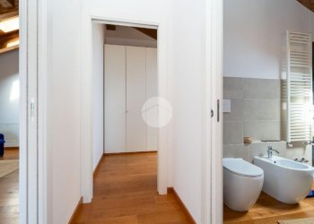 Three-room apartment Via Contessa Caterina Vignati, San Gillio - photo 8