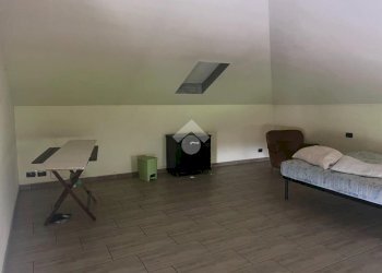 Two-room apartment Via Torino, San Francesco al Campo - photo 12