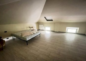 Two-room apartment Via Torino, San Francesco al Campo - photo 13