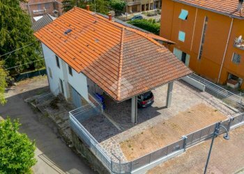 Portion of a house Via europa, Tizzano Val Parma - photo 3