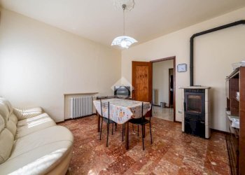 Portion of a house Via europa, Tizzano Val Parma - photo 23