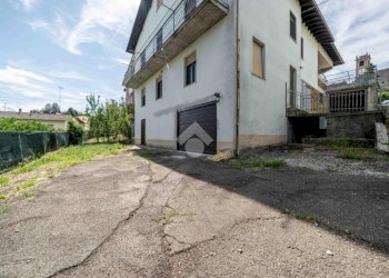 Portion of a house Via europa, Tizzano Val Parma - photo 33