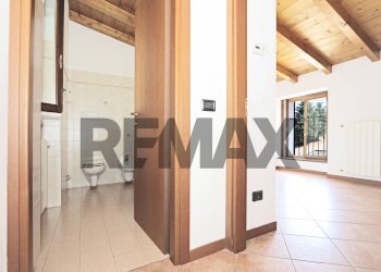 Hall / corridoio - Semi-detached house Via Spluga
 
2, Verderio - photo 15