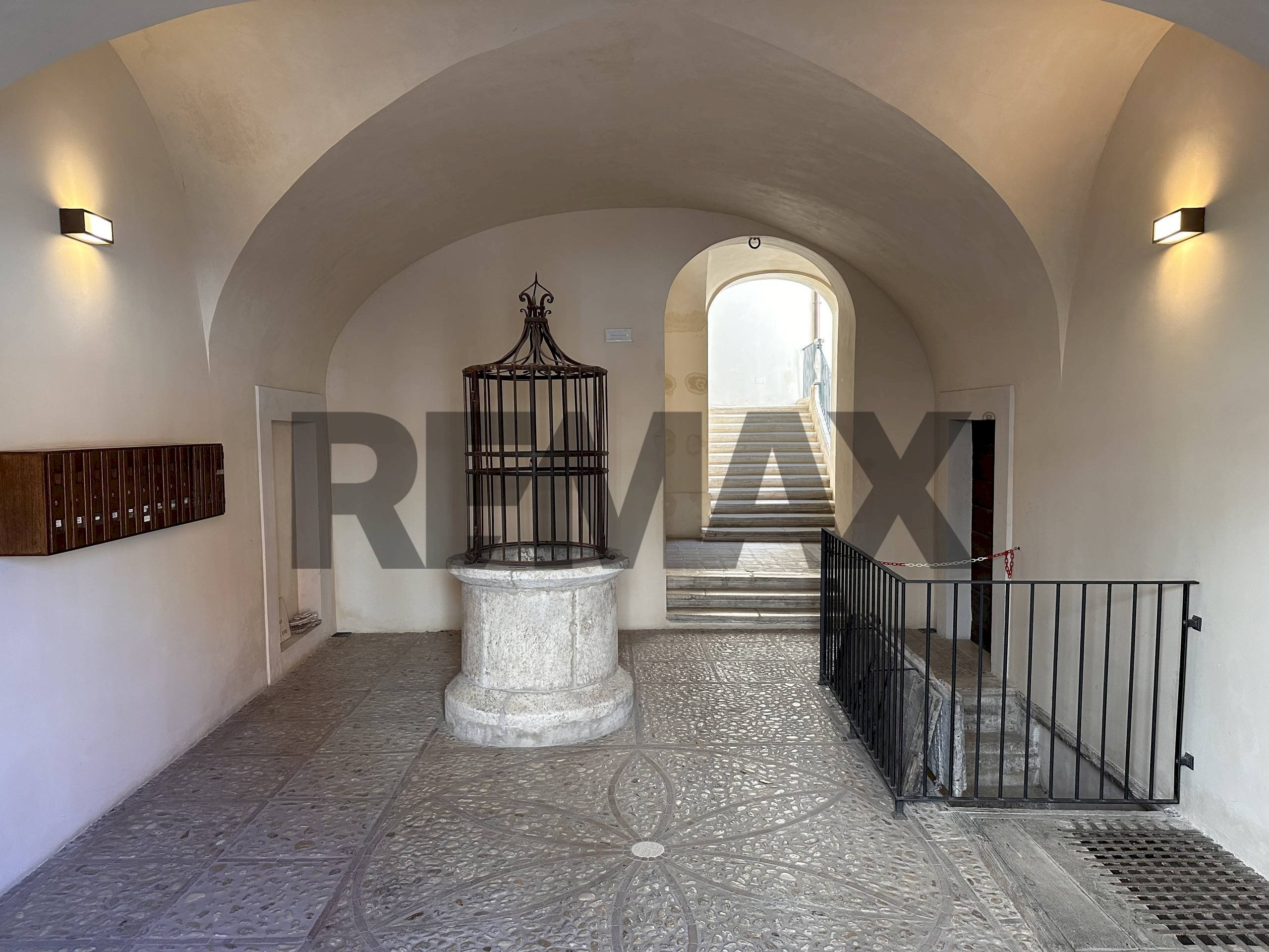 Ricezione / Lobby - Ufficio Via Fontesecco
 
3, L'Aquila - foto 3