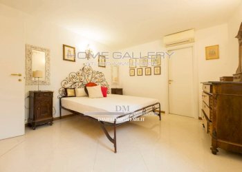 Camera da letto - Villa viale Quartara, Genova (neighborhood Quarto) - photo 24