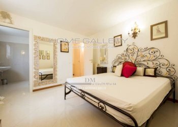 Camera da letto - Villa viale Quartara, Genova (neighborhood Quarto) - photo 25