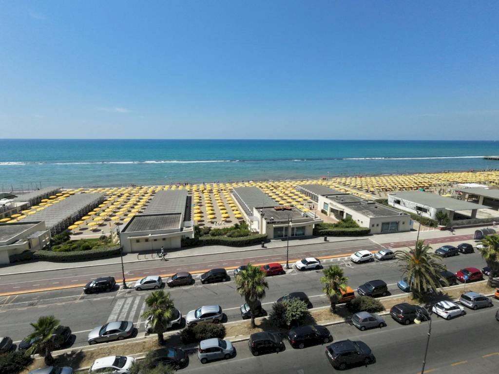 Zona - Three-room apartment via dei Fabbri Navali, 30, Roma (neighborhood Lido di Ostia) - photo 2