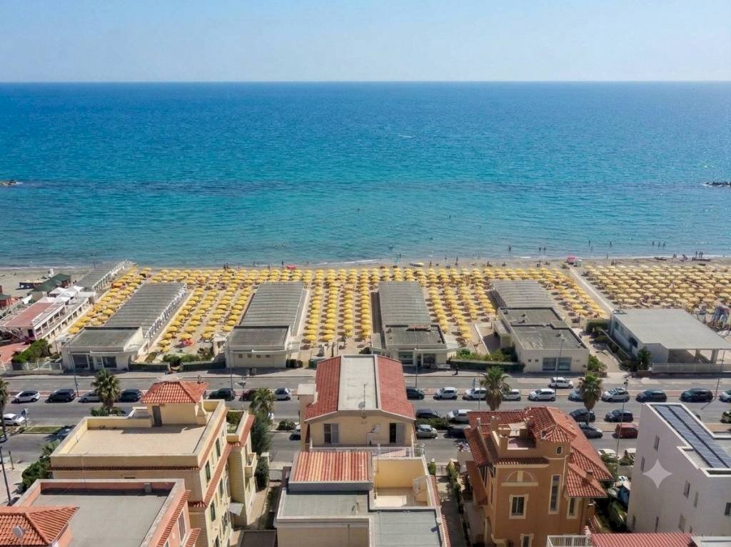 Vista - Trilocale via dei Fabbri Navali, 30, Roma (zona Lido di Ostia) - foto 1