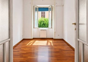 Camera da letto - Trilocale via dei Fabbri Navali, 30, Roma (zona Lido di Ostia) - foto 10