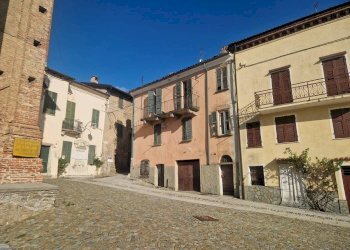 Casa indipendente Piazza Vittorio Emanuele ii, 4, Priero - foto 1