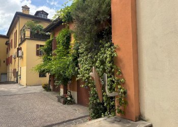 ESTERNO - Three-room apartment via Santissima Annunziata, Bologna (neighborhood San Mamolo) - photo 1