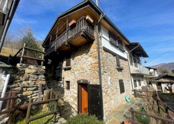 Semi-detached house Frazione Tese, Traves - photo 1