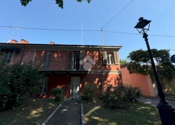 Semi-detached house Via dei Fortini, Revello - photo 1