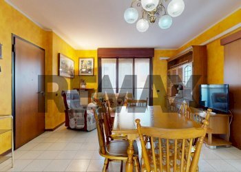 Sala da pranzo - Three-room apartment Via Trieste
 
24, Rho - photo 8