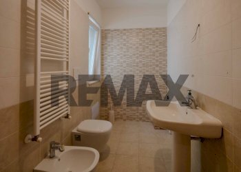 Bagno - Four-room apartment Via Ognissanti
 
52, Valenzano - photo 3