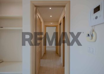 Hall / corridoio - Four-room apartment Via Ognissanti
 
52, Valenzano - photo 8