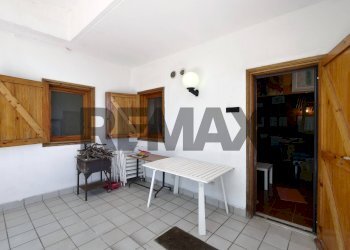 Sala da pranzo - Villa Via Delle Rose, Borgo Lagogemolo
 
55, Cassano delle Murge - foto 7