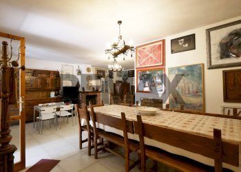 Sala da pranzo - Villa Via Delle Mimose, Borgo Lagogemolo
 
56, Cassano delle Murge - foto 4