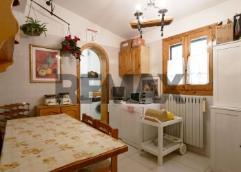Sala da pranzo - Villa Via Delle Mimose, Borgo Lagogemolo
 
56, Cassano delle Murge - foto 8