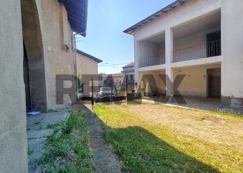 Giardino - Casa indipendente VIA GARIBALDI
 
5, Biandronno - foto 20