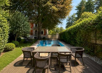 Piscina - Villa Viale Ippodromo
 
1, Varese - foto 2