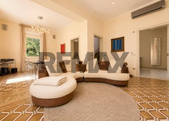 Soggiorno - Villa Viale Ippodromo
 
1, Varese - foto 7