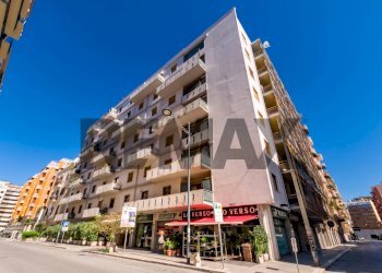 Edificio all\'aperto - Negozio Via Ludovico Ariosto
 
14a, Palermo - foto 1