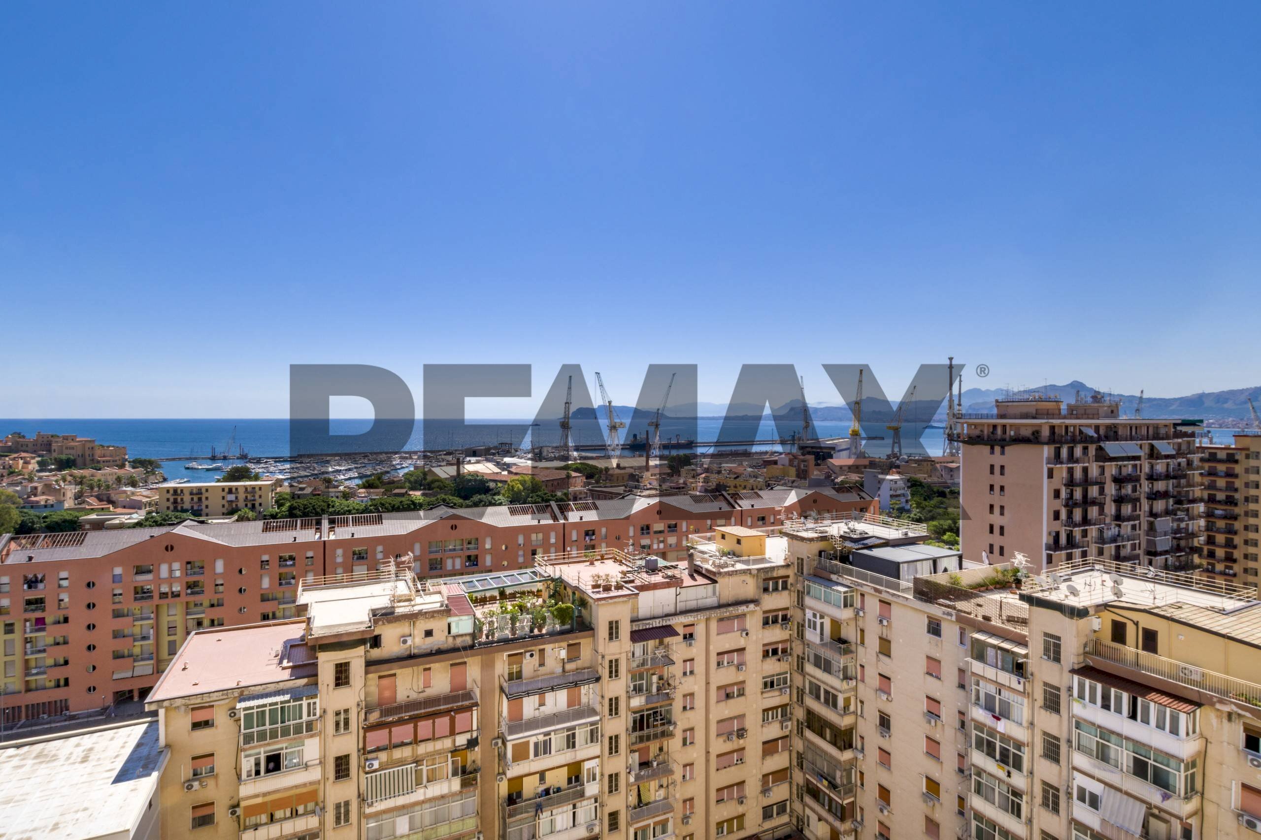 Edificio all\'aperto - Semi-detached house Via Guido Jung
7, Palermo - photo 2