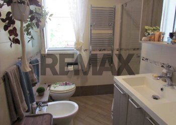 Bagno - Quadrilocale VIA SANT'OLIVA
 
SNC, Cefalù - foto 4