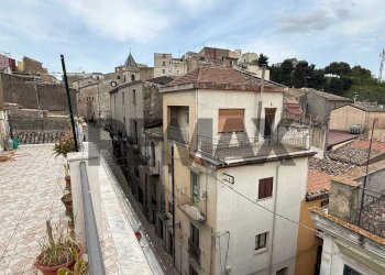 Edificio all\'aperto - Three-room apartment Via Notar Ferrara
 
16, Prizzi - photo 3