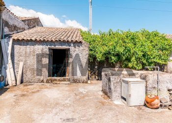 Casa all\'aperto - Terreno agricolo Via Fago
snc, Santa Venerina - foto 6